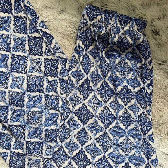 [xs] Halter Tie Top Blue & White Diamond Print Romper w/Pockets | Forever 21 - Picture 11 of 17